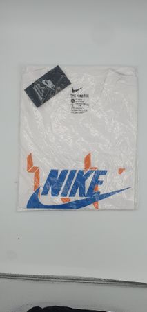 Nike T-Shirt Grösse M Weiss Neu mit Etikett 