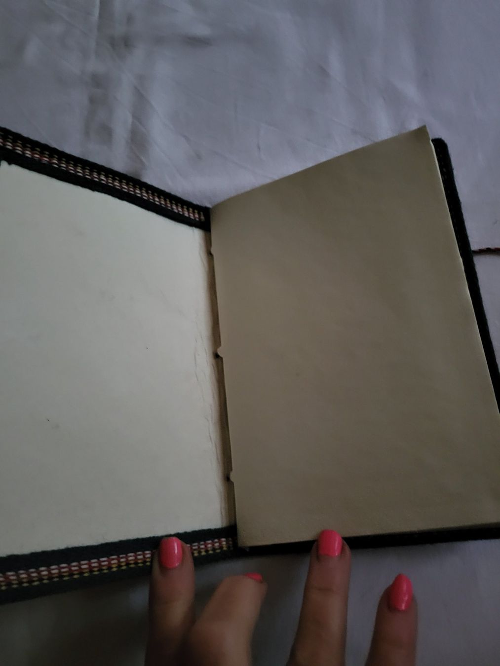 Libri: Rotes Notizbuch mit Ganesh (Elefantengott) – Nuovo (secondo la descrizione) da Guggisberg venduto da Aegertenlehn 3