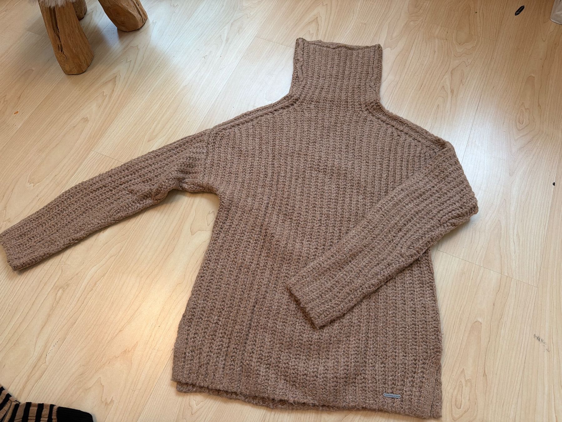 Abercrombie Maglioni & Felpe: Pullover Abercrombie & Fitch braun gerippt beige – Usato da Hettlingen venduto da blu_tb6z