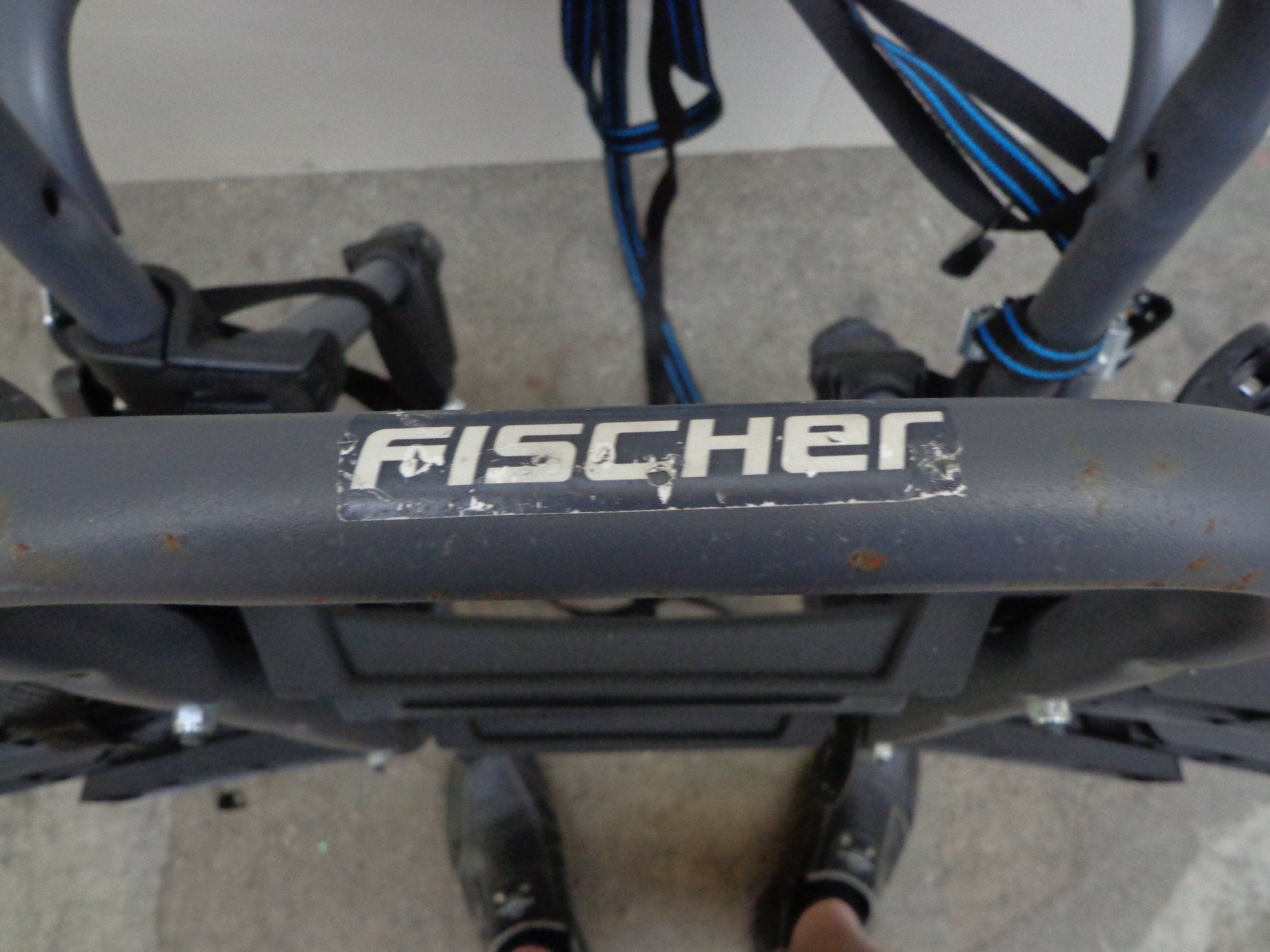 Travi: Fischer Universal Heckklappen Veloträger – Usato da Zofingen venduto da goezi 3