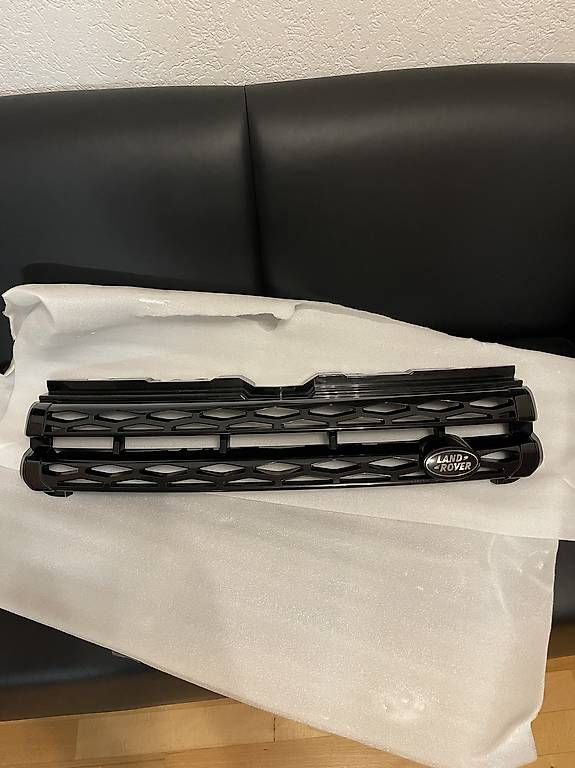 Land Rover Tutti pezzi di ricambio auto: Evoque Frontgrill – Usato da St. Gallen venduto da elb_kpt5