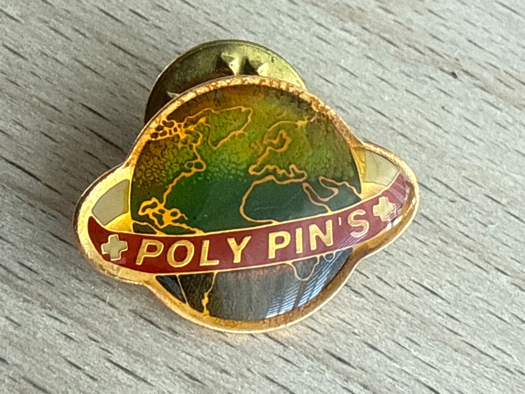 Placchette & Badge: Pin Poly Pin's – Usato da Glattbrugg venduto da Schweigmatt