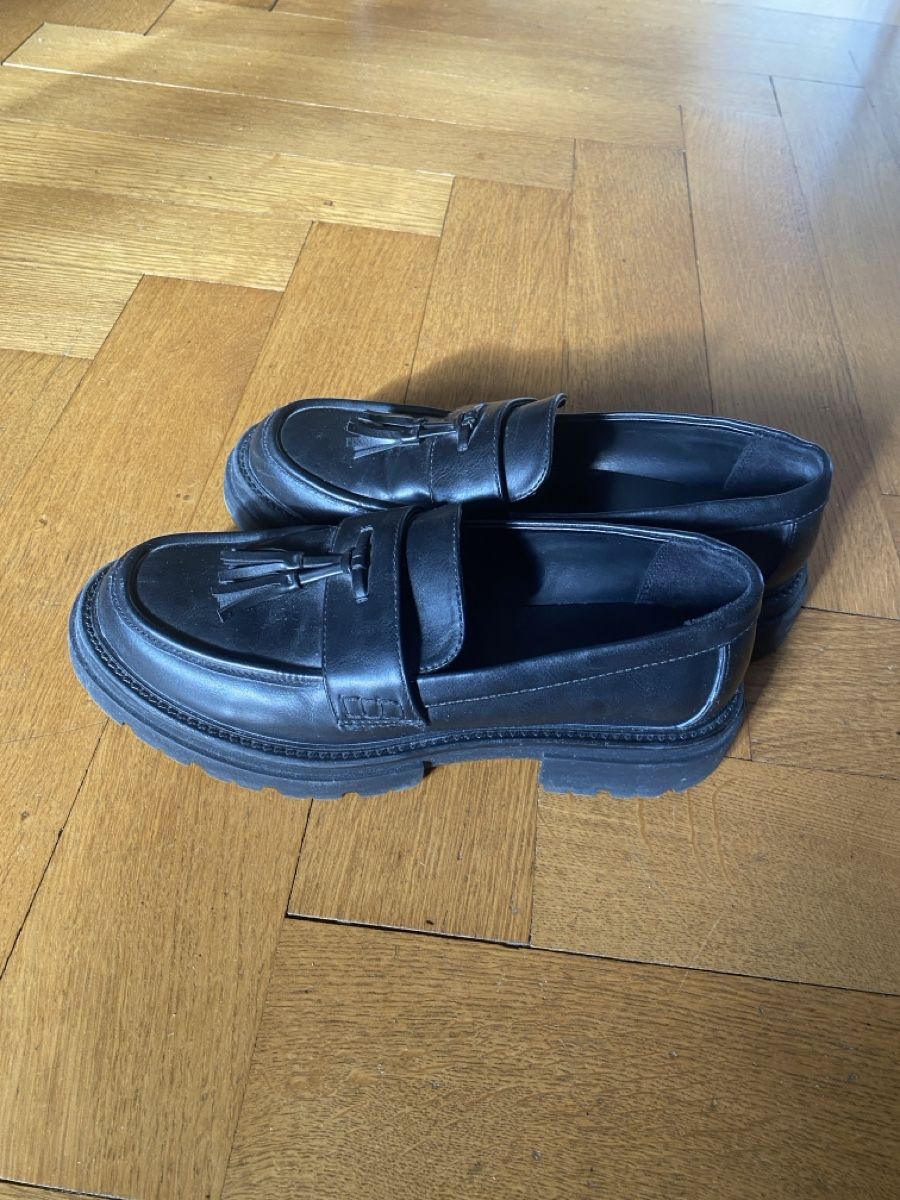 Scarpe da donna: Schwarze Loafers – Usato da Bern venduto da ilon4 1
