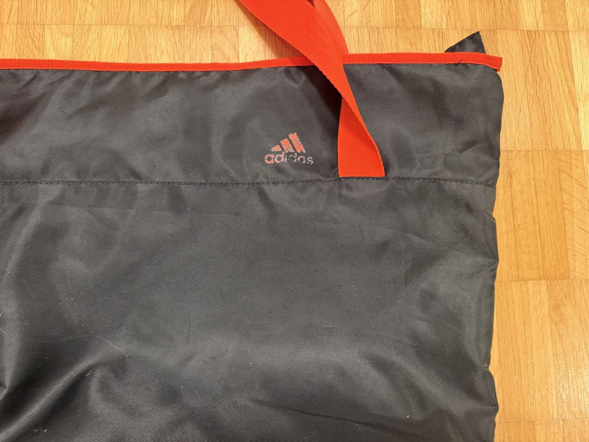 Adidas Borse: Tasche Adidas schwarz rot – Usato da Jona venduto da Good_luck_ 1