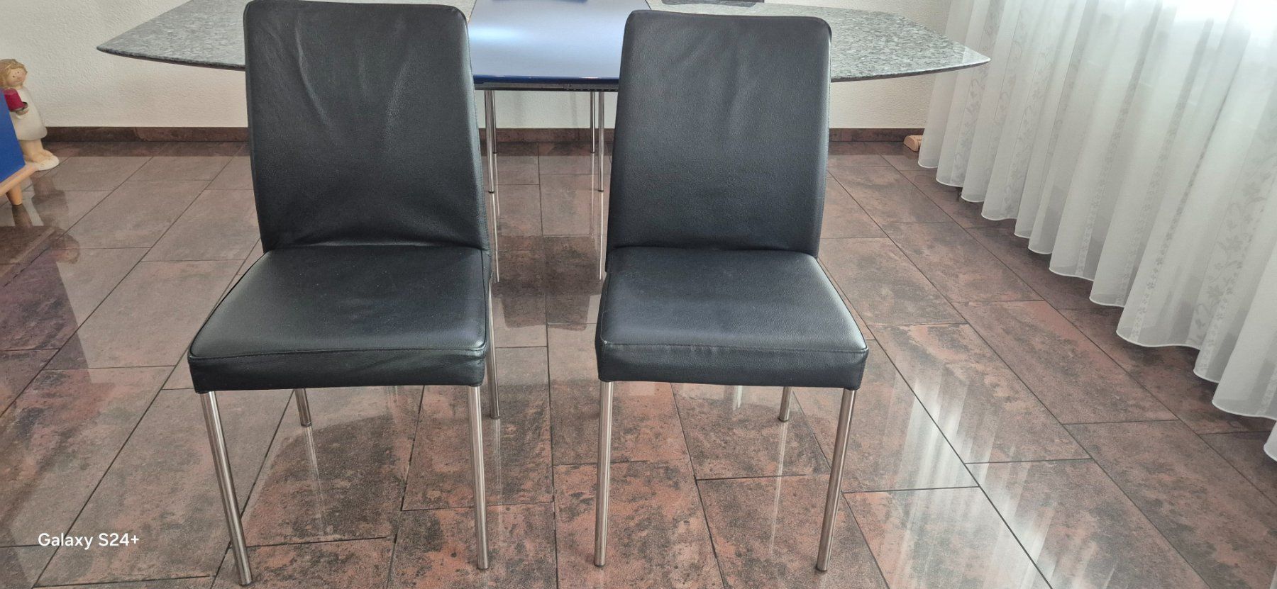 Tables: Esstisch und 6 Lederstühle – D'occasion à Schaffhausen par MPUSIC 3