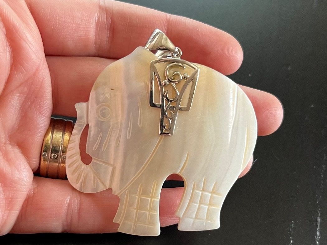 Pendentifs: Amulett/ Anhänger Elefant aus Perlmutt – Neuf (Voir description) à Gams par Mariawicca 3