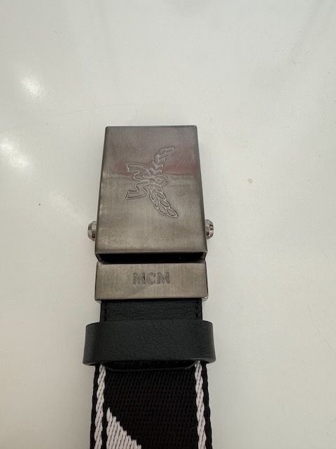 Hugo Boss Cinture: MCM Gürtel Logo Schwarz weiss NEU – Nuovo (secondo la descrizione) da Zuerich venduto da Moochie 2