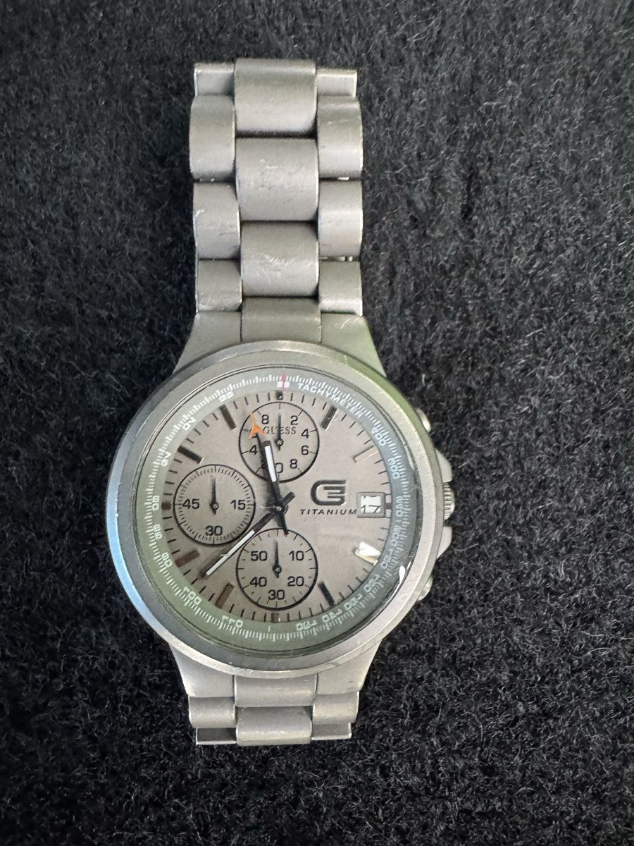 Guess Uhren: Montre chronographe Guess Titanium – Gebraucht aus Versoix von tem_f7yk