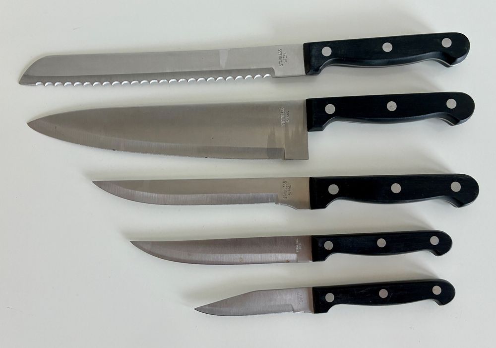 Ikea Couteaux: Messerset mit Holzblock, 5-teilig, Top Zustand! – D'occasion à Zürich par tersus1981 1