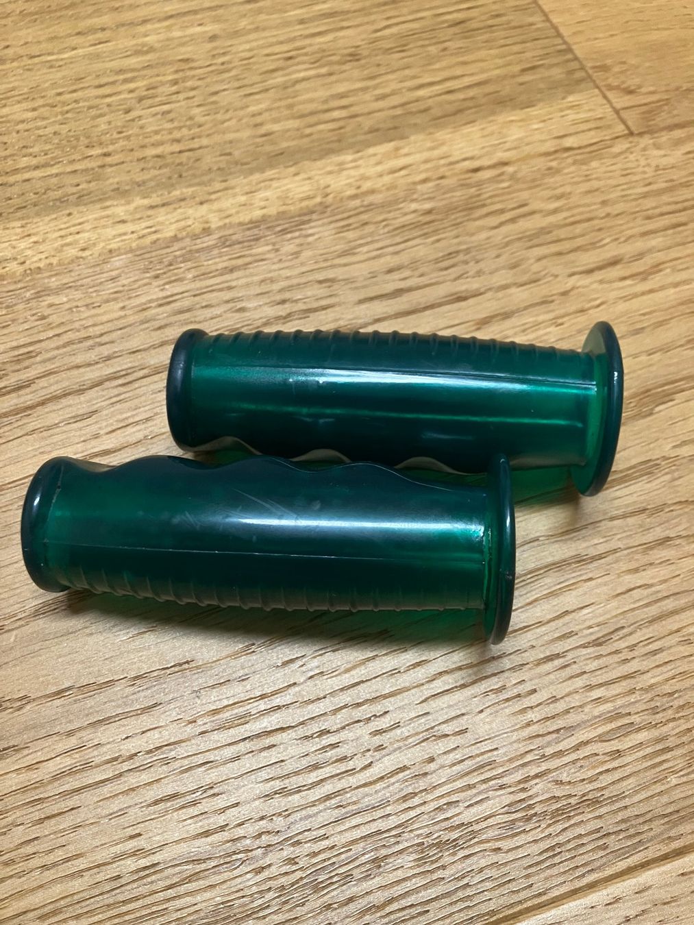 Ersatzteile: Lenkergriffe grün Vintage transparent – Gebraucht aus Obermumpf von Estrela67 4