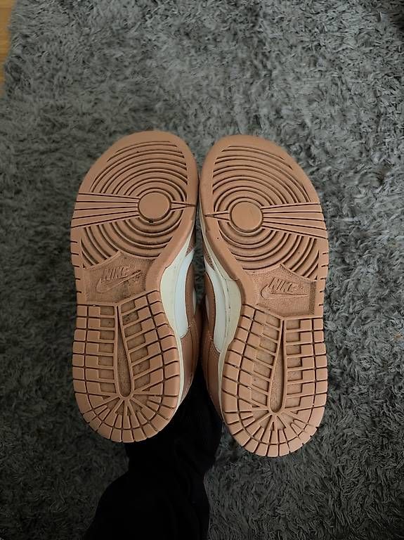 Scarpe da donna: Nike Dunk Low  Grösse 35.5  – Usato da Buttikon SZ venduto da ruanacm 2