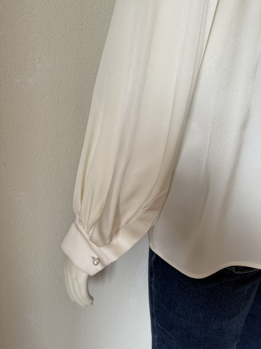 Chanel Blusen: Chanel Bluse – Neu (gemäss Beschreibung) aus Winterthur von 11.11 4