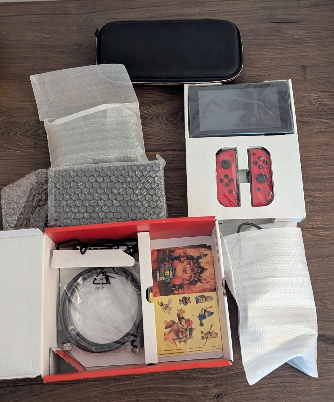 Nintendo Console: Nintendo Switch Mario Edition, wie neu + Case – Usato da Zürich venduto da sim_r6fm 3