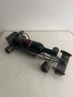 Formel 1 Design Weinflaschenhalter inkl.Primitivo