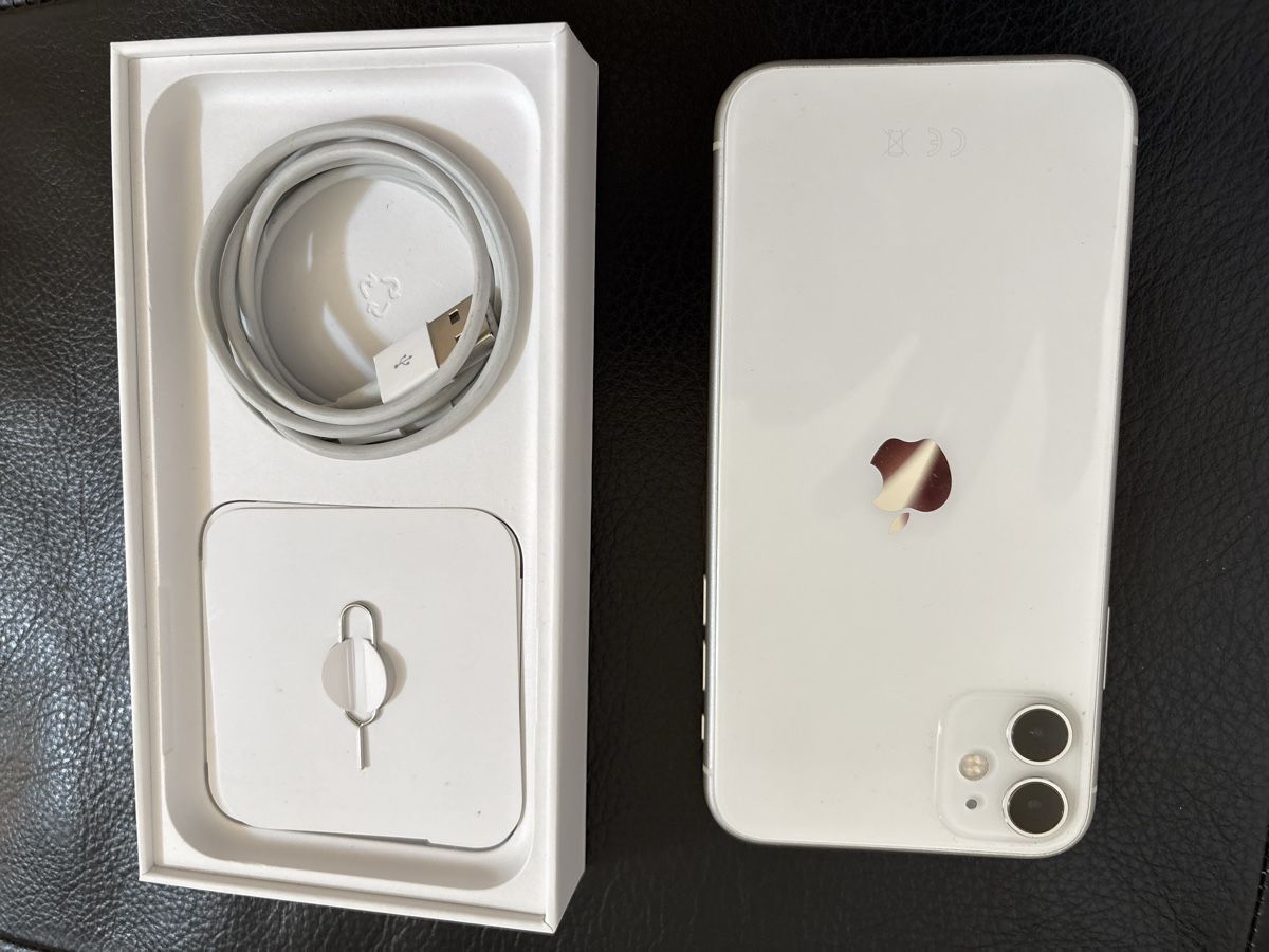 Apple Telefoni cellulari / Smartphones: iPhone 11 White 128GB mit Zubehör – Usato da Sisseln AG venduto da Leon_13 3