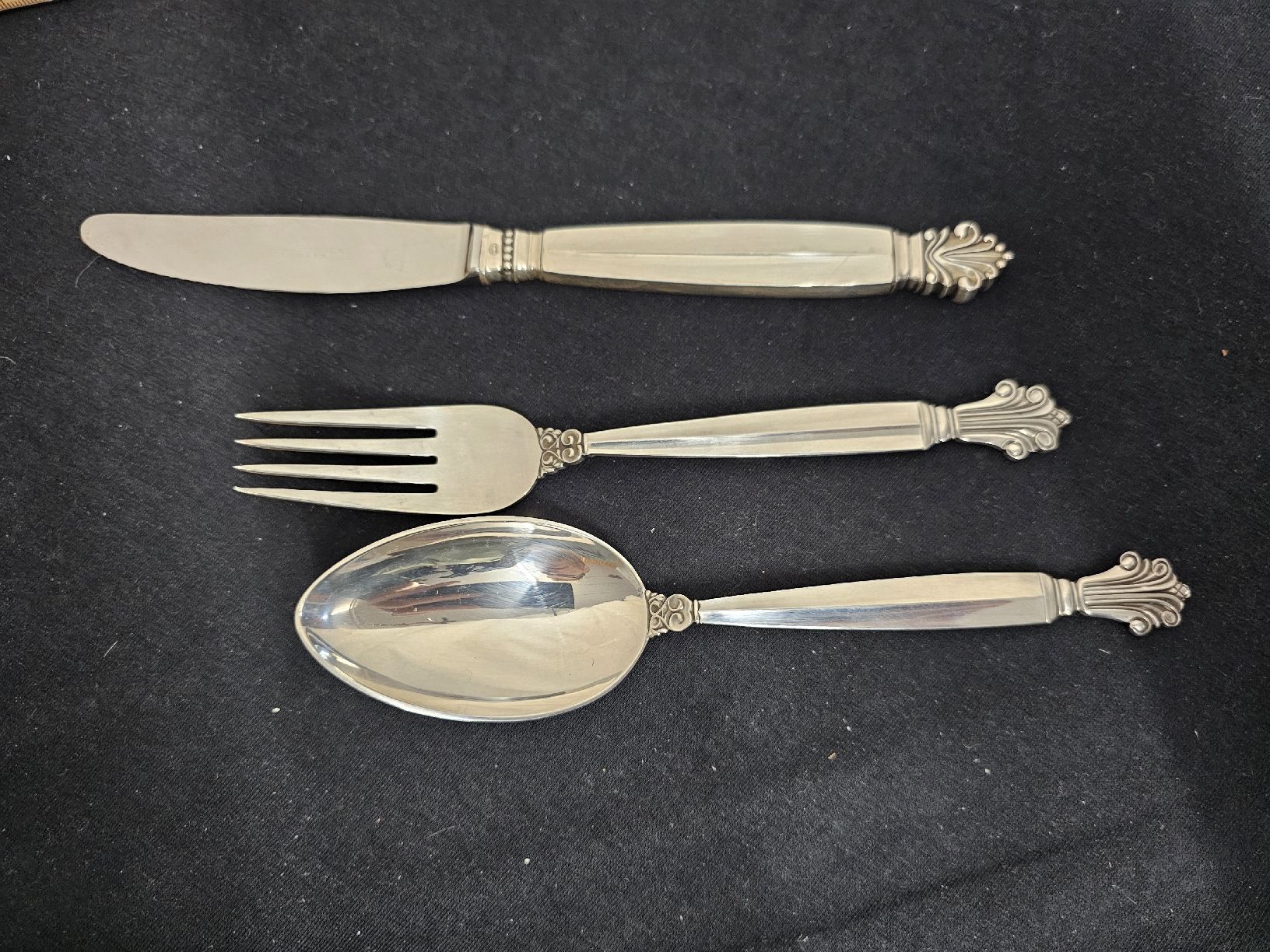 Jensen Bestecksets: Silberbesteck 3-teilig, Messer, Gabel, Löffel Jensen – Gebraucht aus Wolfertswil von Antiko 2