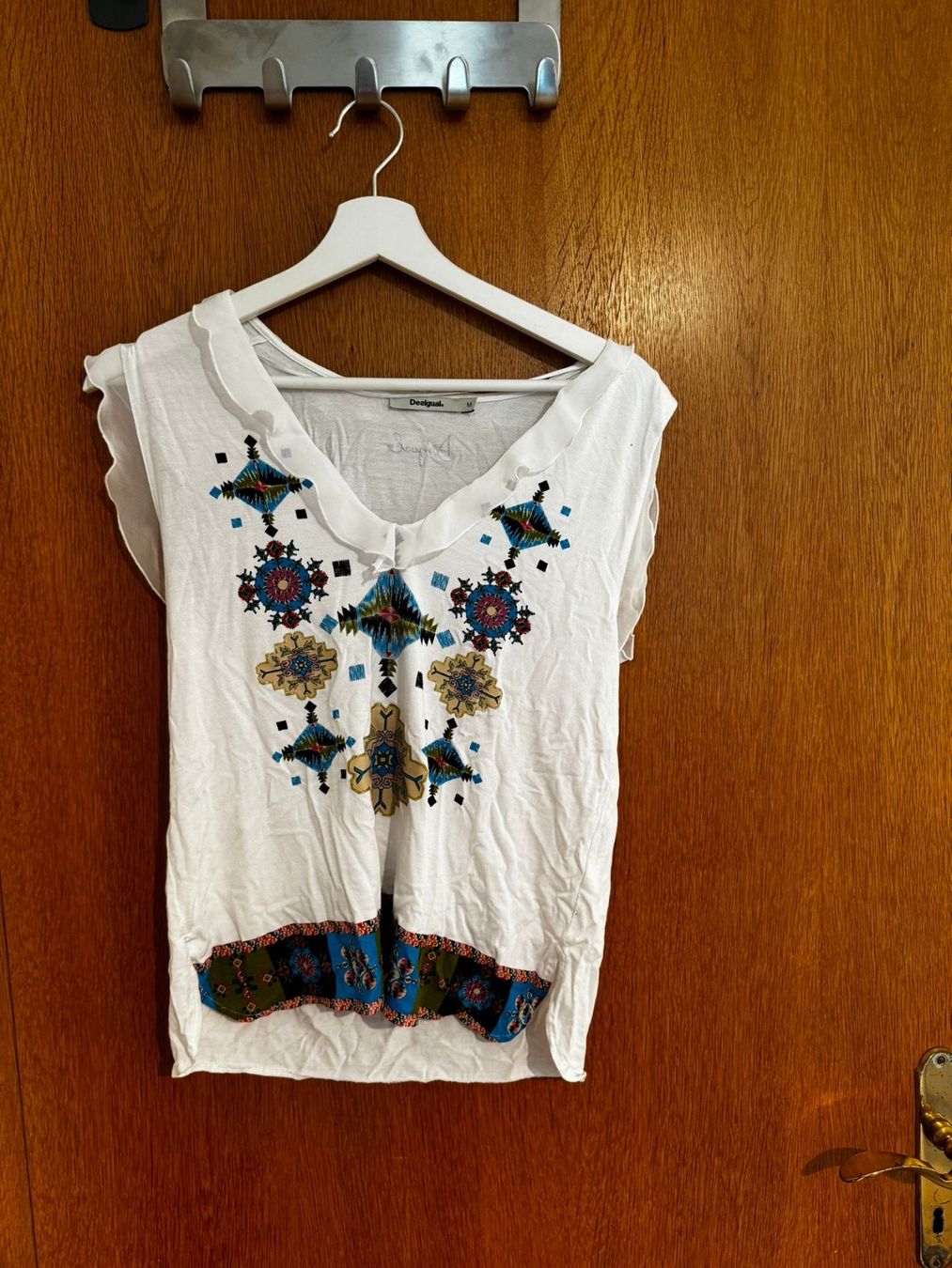 Desigual T-Shirts: Desigual Tshirt weiss – Gebraucht aus Egg b. Zürich von Brocki_Insel_Egg