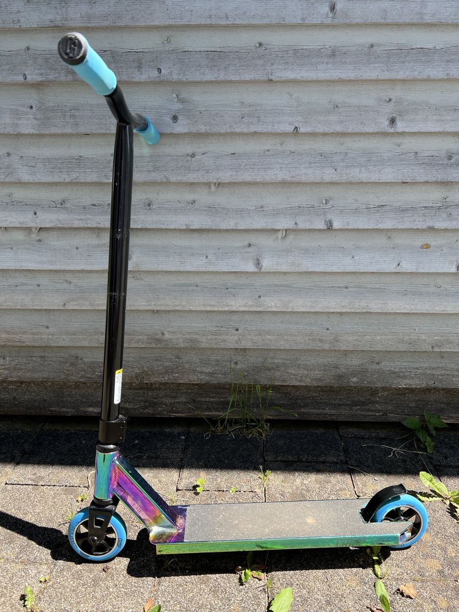 Kickboard: Stunt Scooter Crisp Surge – D'occasion à Uster par HerBenz