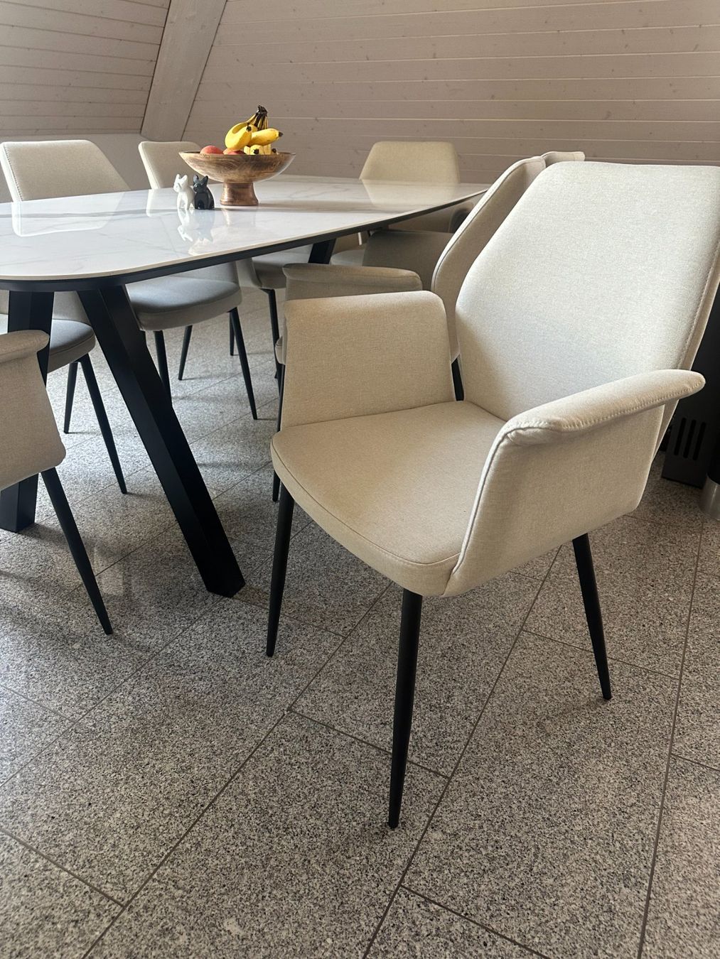 Livique Tables: Esstisch inkl. 8 Stühle – D'occasion à Basel par mar_mkf7 2