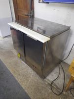 Gastro Edelstahl Kühlvitrine mit 15 Chromstall Behälter