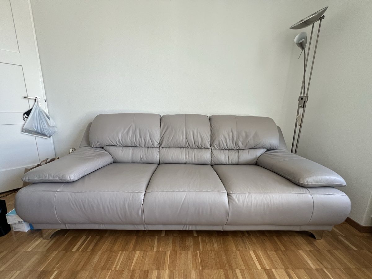 Conforama Sofas: Echtleder Sofa und Hocker wie neu – Gebraucht aus Zürich von Dinamista 3