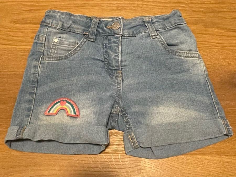 Pantaloni: Shorts / Kurze Hosen – Usato da Aarwangen venduto da erd_ngx8