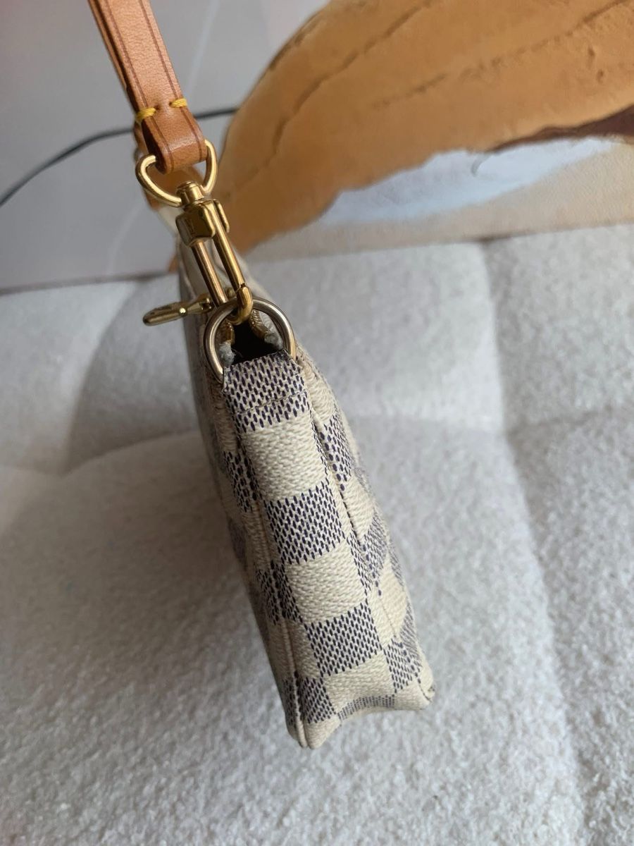 Louis Vuitton Borse da donna: Louis Vuitton Pochette Damier Azur – Usato da Widnau venduto da Pukpan_99 3