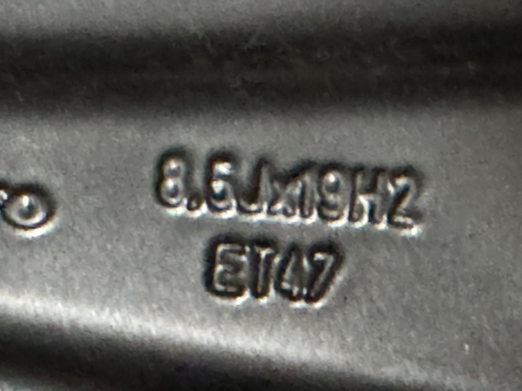 Volvo Pneus & Roues: Volvo original Winterräder 19" – D'occasion à Amsoldingen par 242GT 4