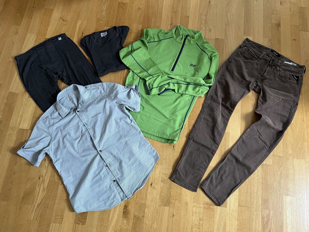 Lotti di vestiti: Kleiderpacket 5 teilig Grösse S/M – Usato da Wuppenau venduto da Alfreg
