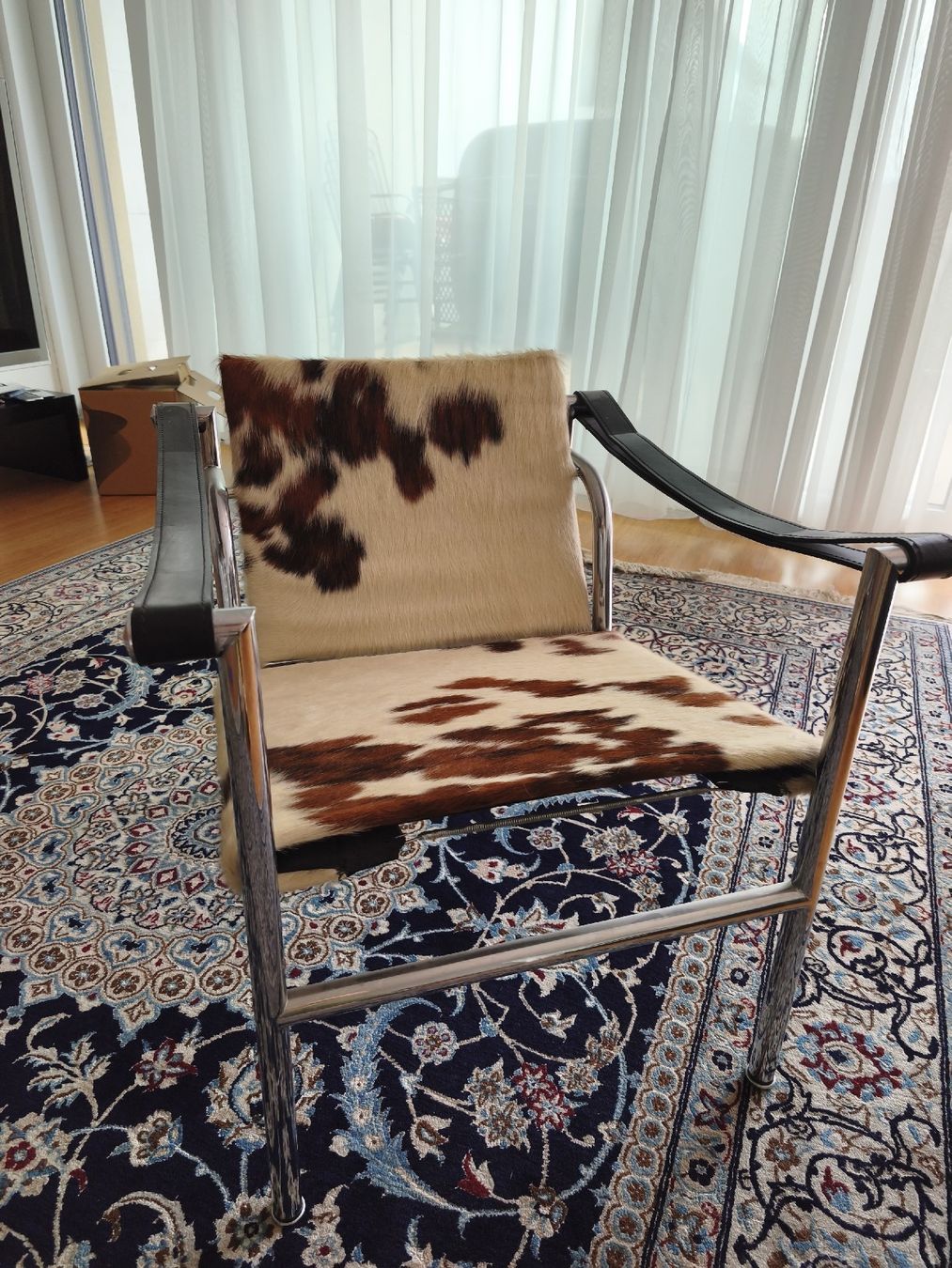 Le Corbusier Sessel: Le Corbusier LC1 Sessel – Gebraucht aus Luzern von WonderfulBasil