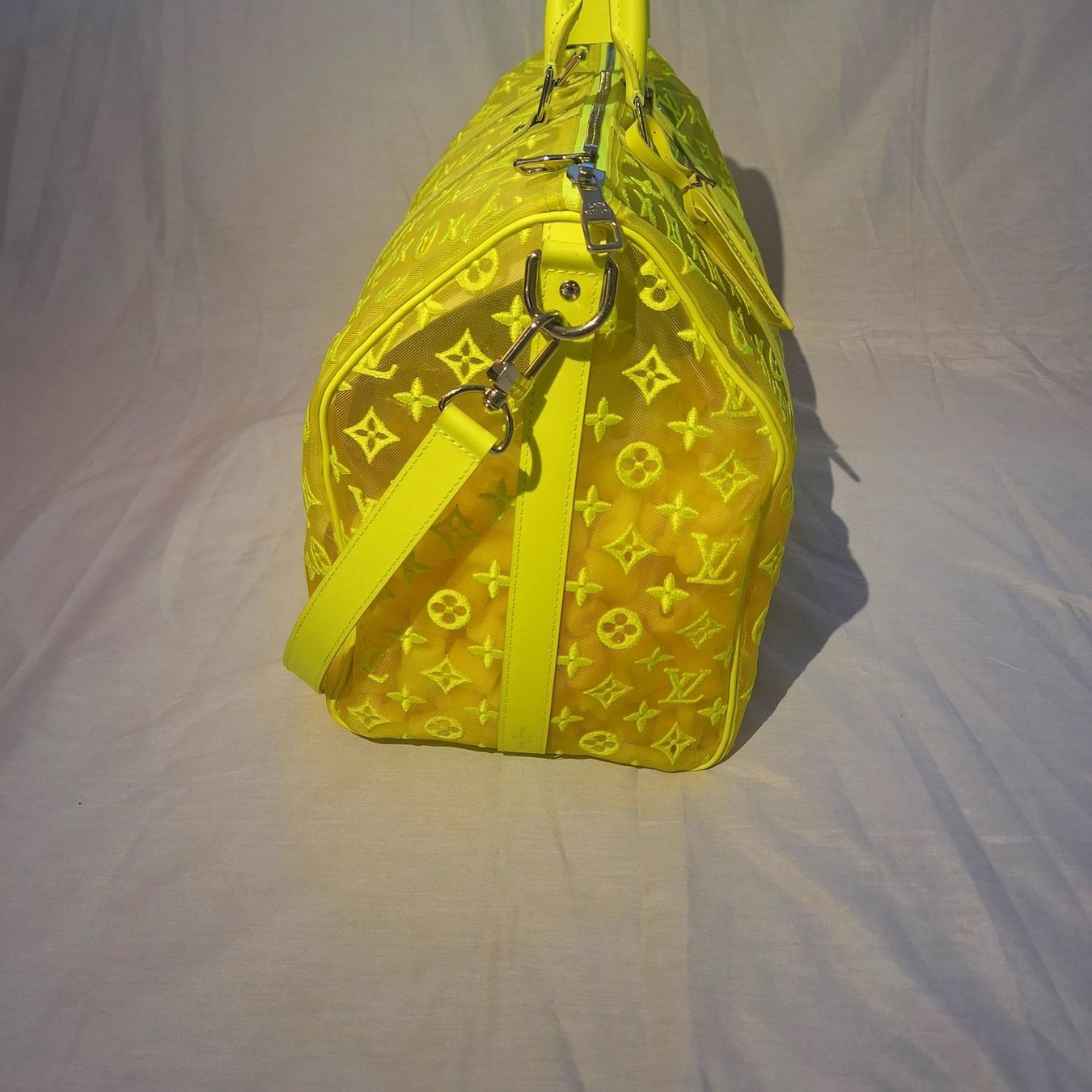 Louis Vuitton Taschen: Louis Vuitton Keepall 50 / Neon Yellow Mesh / Virgil Abloh – Gebraucht aus Kilchberg ZH von mrmame 2