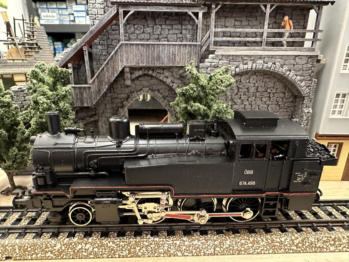 Märklin Modellini di ferrovie: Märklin 3105 ÖBB BR 674 – Usato da Lupsingen venduto da New-Haven 1