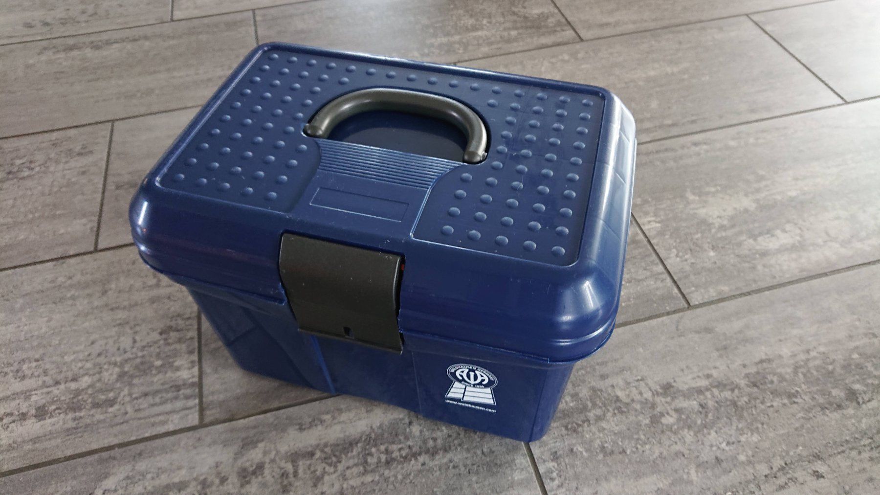Prodotti per la cura & Articoli per la pulizia: Pferde-Putzbox ECO Waldhausen – Nuovo e nell'imballaggio originale da Villnachern venduto da Yellowbear