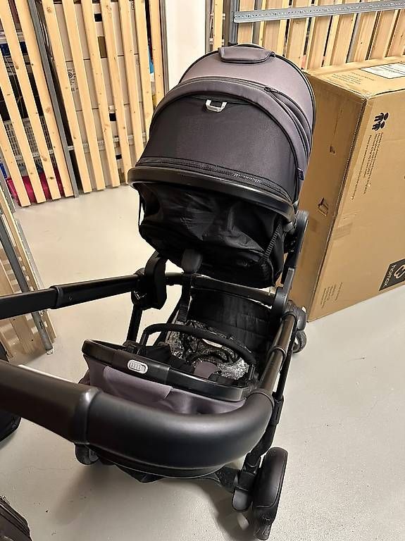 Carrozzine: zwillingswagen chicco + 2 baby schale Graco GRATIS  dazu – Usato da Fällanden venduto da Rada_2909 3