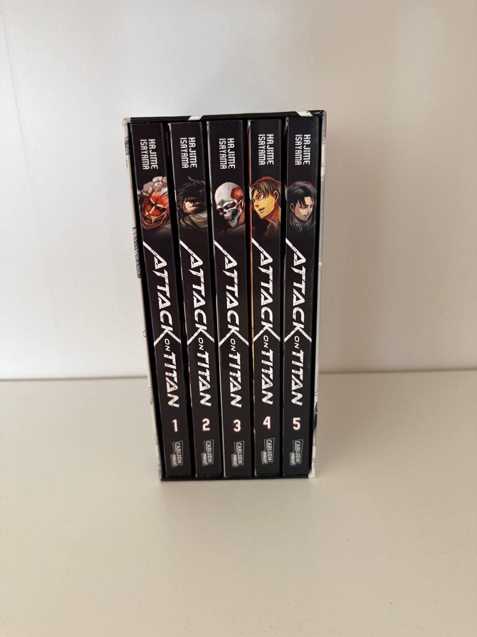 Comics: Manga Attack on Titan 1-5 mit Schuber – Gebraucht aus Wildegg von sinanchik96