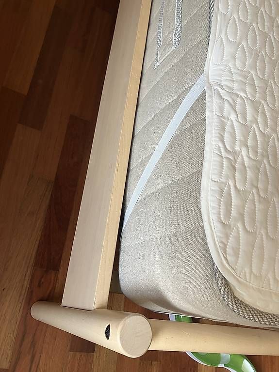 Letti: Vendo letto e comodino – Usato da Corzoneso venduto da zan_9tt8 2