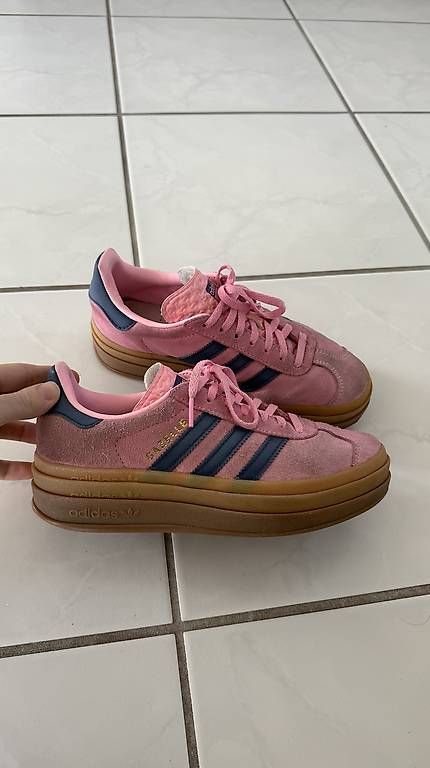Adidas Chaussures femmes: adidas Gazelle Bold 'Pink Glow' – D'occasion à Zürich par eli_w5st 1
