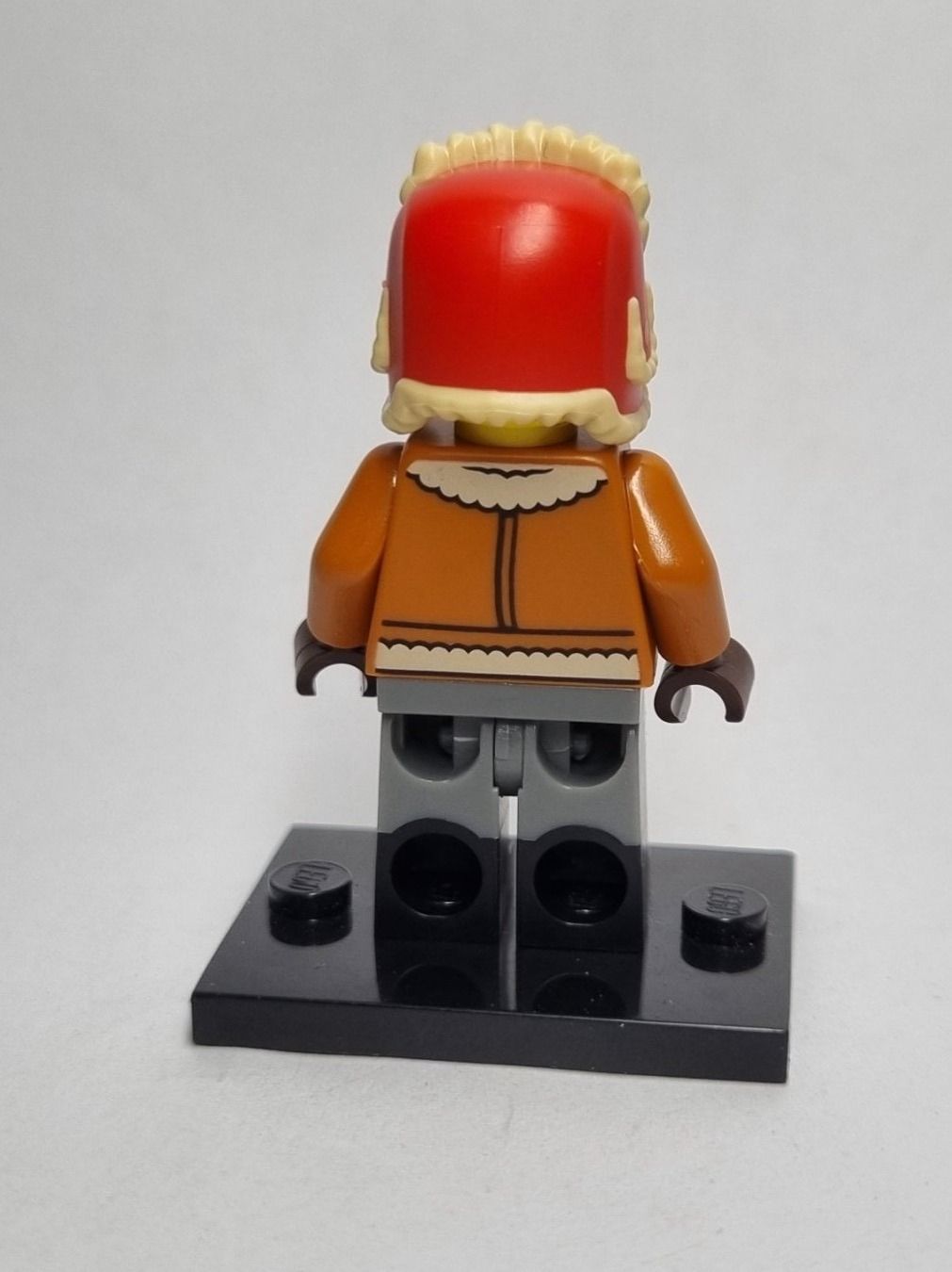 Lego Kit di costruzioni: LEGO BAM Late 2023 Winter Guy with Jacket (Version 3) – Nuovo (secondo la descrizione) da Basadingen venduto da NekoBricks 4