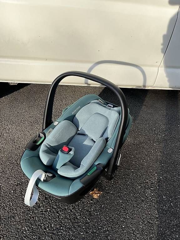 Seggiolini per auto: Maxi Cosi Pebble 360 green – Usato da Bern venduto da Walyan