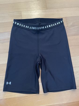 Under Armour biker shorts M