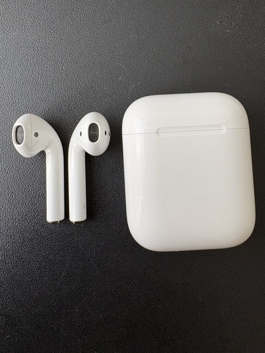 Apple Casques audio: Apple AirPods – D'occasion à Basel par Rarri97