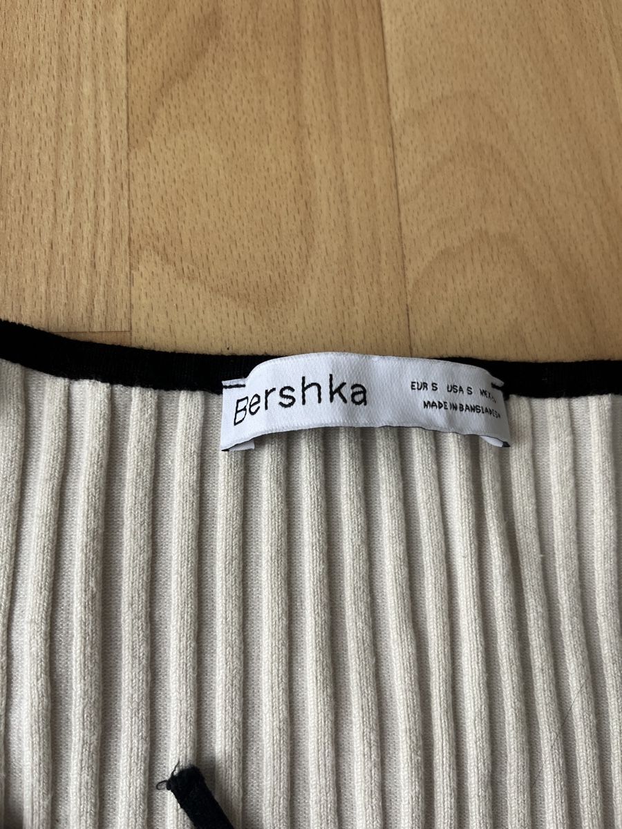 Bershka Pullover & Sweatshirts: Bershka Oberteil, Grösse S – Gebraucht aus Kaltenbach von happysunshineee 1