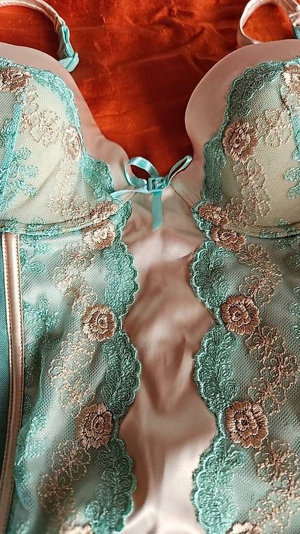 Altra biancheria intima: Bustino + Thong taglia 3 – Nuovo e nell'imballaggio originale da Lumino venduto da Doni_dp 1