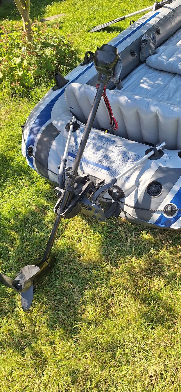 Boote: Schlauchboot Set mit Paddel und Motor – Gebraucht aus Walliswil-Nbipp von Lord_Azrael 2