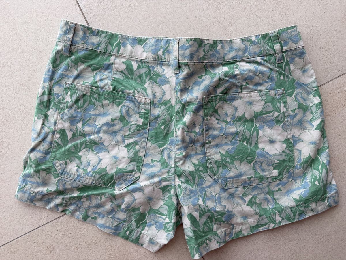 Zara Hosen: ZARA Shorts Gr M  – Gebraucht aus Zug von kow_6xr6 2