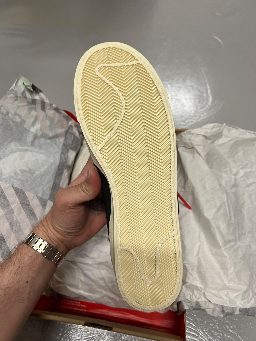 Nike Scarpe da uomo: Nike Blazer Mid Off-White - EU 45.5 – Nuovo e nell'imballaggio originale da Bern venduto da ElevenFive 7