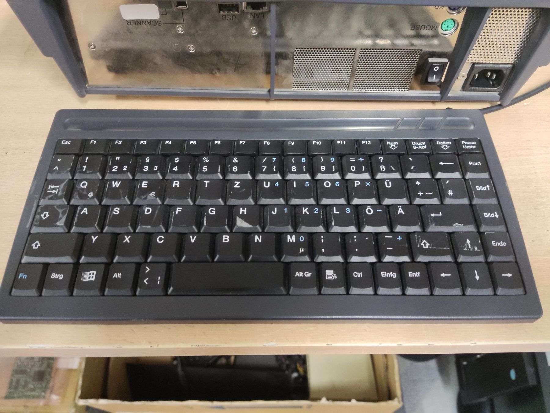 Hewlett Packard PCs: Retro Panel PC – Defekt aus Wangen ZH von Norste 3
