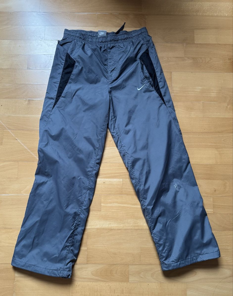 Hosen: Nike Trainingshose Regenhose – Gebraucht aus Bettlach von valishop