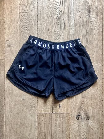 Under Armour Laufshorts, Grösse S - Ideal für den Sommer!