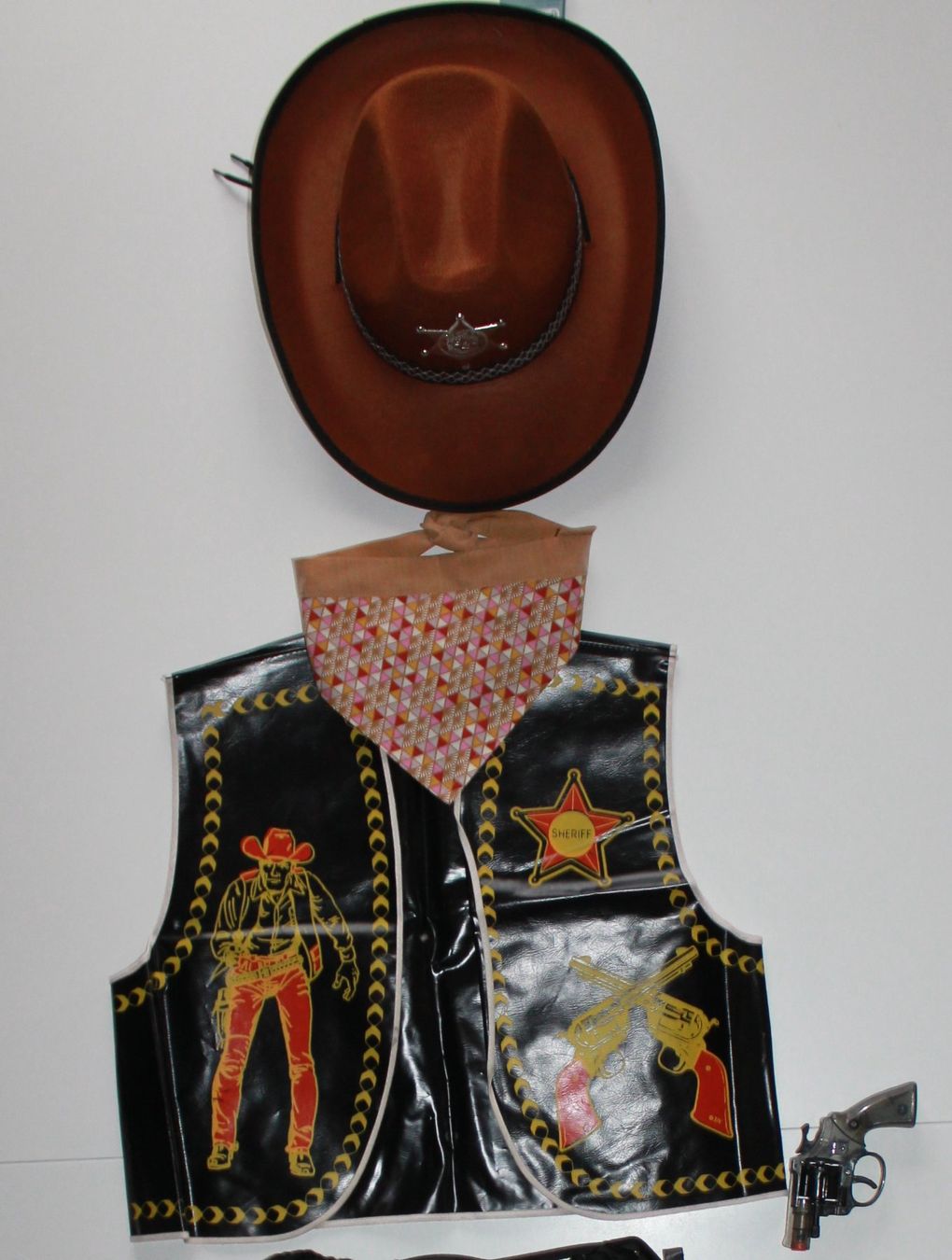 Costumi: Costume Cowboy t.7 - 8 ans – Usato da Peseux venduto da CoolShoping 1